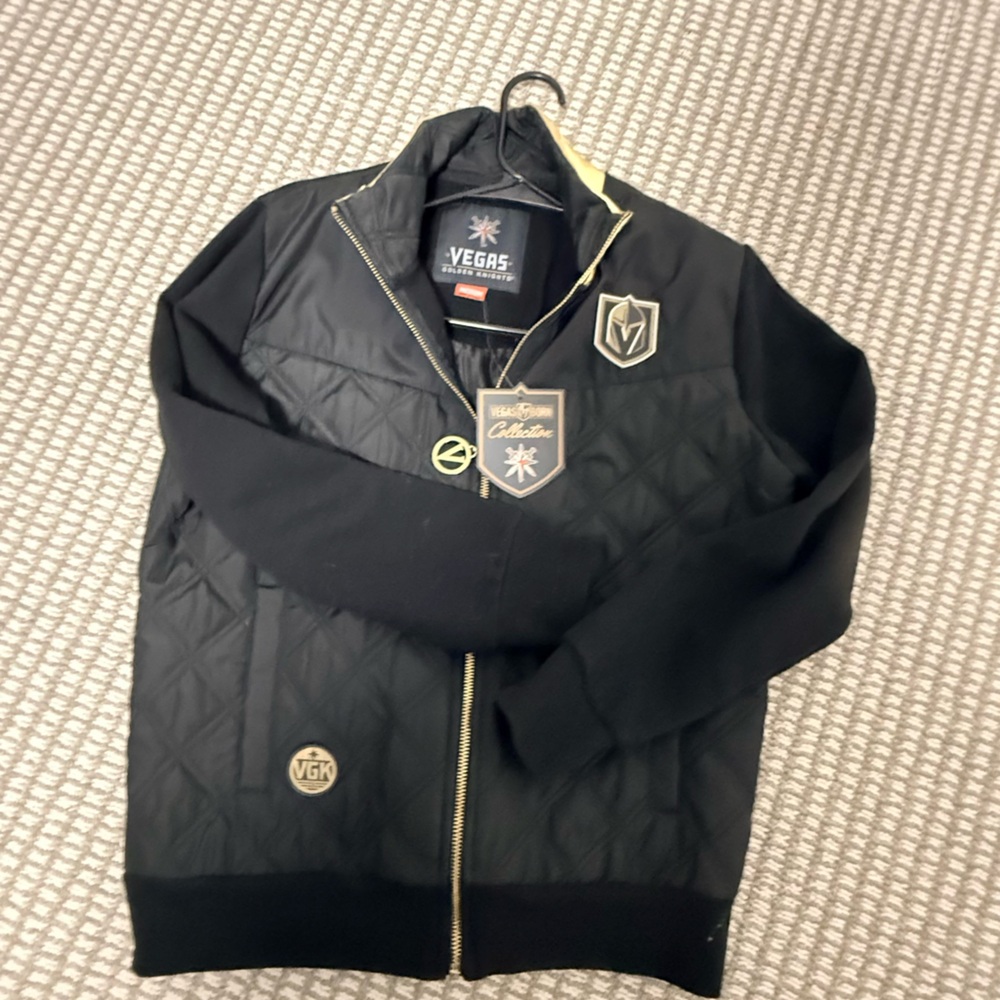 VEGAS GOLDEN KNIGHTS Black and Gold Puffer Jacket